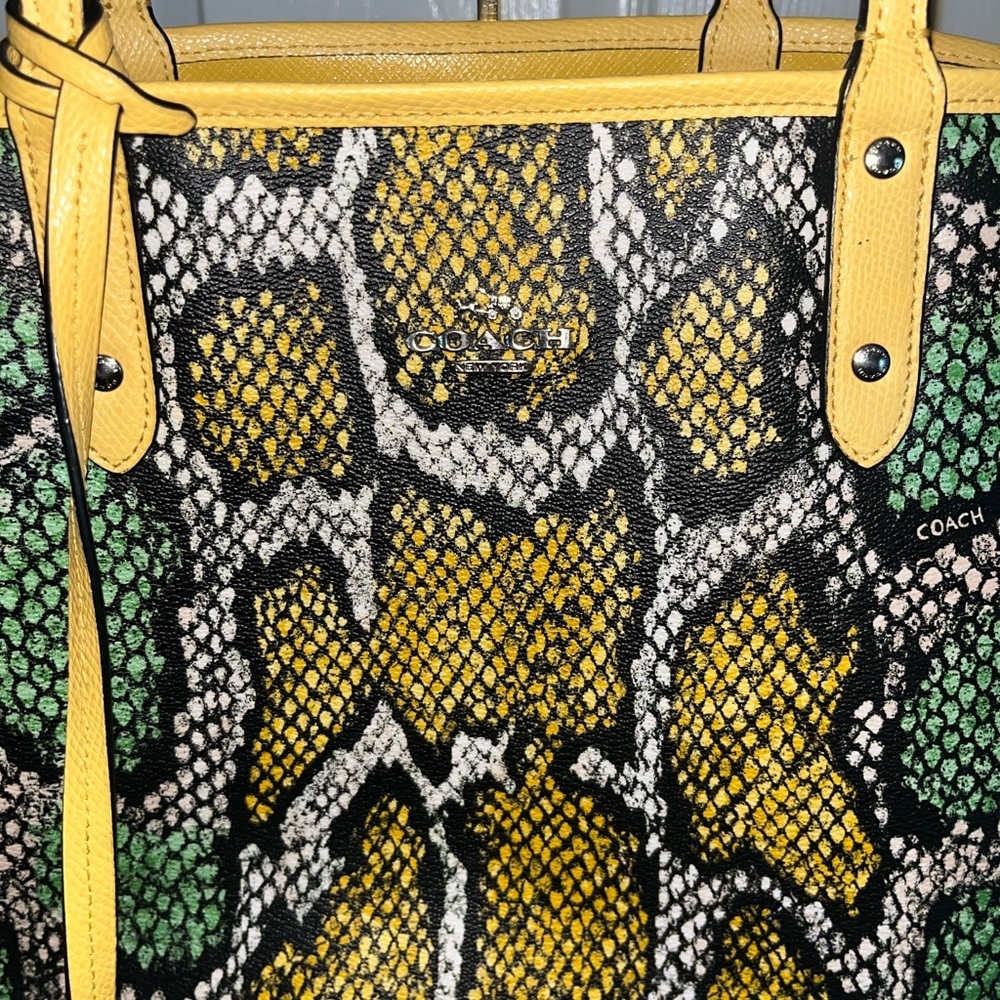Coach Reversible City Tote in Snake Print With Detachable Wristlet (RARE) - Picture 12 of 16